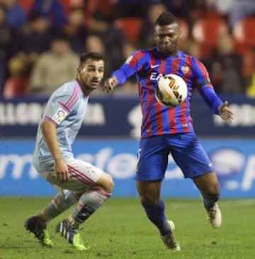 Kalu Uche y Jonathan Castro "Jony".