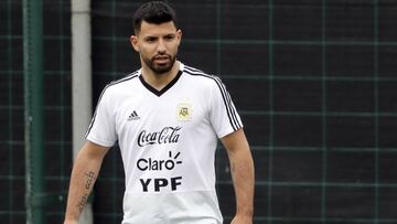 El Kun se ha ofrecido en dos ocasiones, pero no entra en los planes de Simeone