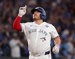 La emotiva reacción de los padres de Alejandro Kirk a su home run