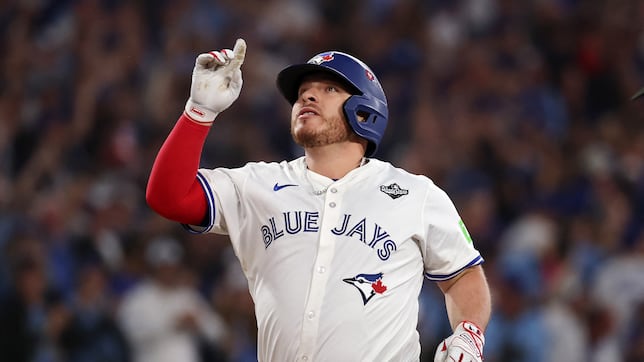 Alejandro Kirk hace historia con cuadrangular en la Serie Mundial