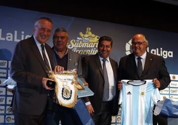 Claudio Tapia Presidente de la AFA con el Presidente del Villarreal, Fernando Roig.