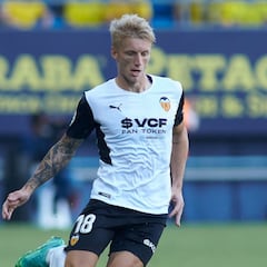 Aprobados y suspensos del Valencia: Wass chocó con Ledesma