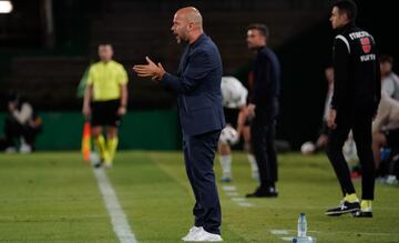 José Alberto y Rubén Albés, un lujo para cualquier área técnica. El Sardinero reunió a dos referentes de la pizarra.