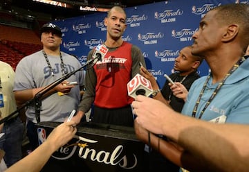 Shane Battier, en una rueda de prensa antes de un entrenamiento en las Finales de 2012.