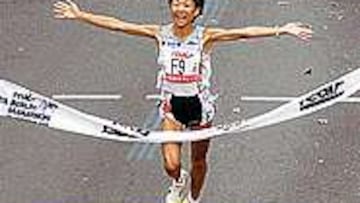 <B>FELIZ.</B>Naoko confirmó en Berlín su medalla de oro en Sydney.