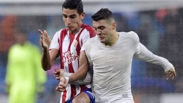 In the Real Madrid - Sporting Gijón fixture earlier in the season the Madrid kit suffered a slight technical failure.