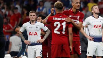 Trippier se lamenta tras la final de la Champions contra el Liverpool.