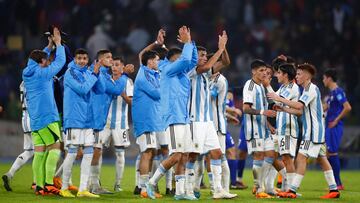 Soccer Football - FIFA U20 World Cup Argentina 2023 - Group A - Argentina v Uzbekistan - Estadio Unico Madre de Ciudades, Santiago del Estero, Argentina - May 20, 2023 Argentina players celebrate after the match REUTERS/Agustin Marcarian