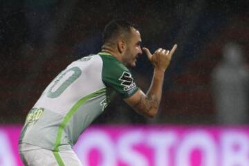 El campeón fue frágil en defensa y en el juego aéreo y cayó en Medellín.