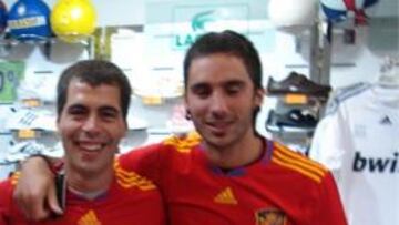 Detienen a un etarra que aparecía en Facebook con la camiseta de España