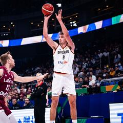 Franz Wagner salva la papeleta a Alemania