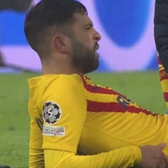 Jordi Alba fuerza y se acaba rompiendo en el Allianz