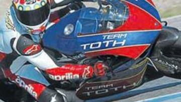 <b>NUEVOS COLORES. </b>Barberá pilotará la próxima temporada para el equipo Toth en 250cc.