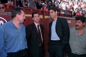 Fernando Hierro es aficionado a los Toros y es normal verle en la plaza en las grandes ocasiones. 