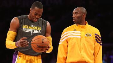 Kobe Bryant, junto a Dwight Howard durante la etapa del p&iacute;vot en Los &Aacute;ngeles Lakers de la NBA