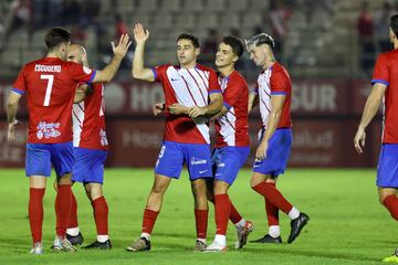 Marino celebra junto a sus compañeros el 2-0 frente al Ceuta en la jornada 9 de Primera Federación. Temporada 2024-2025.