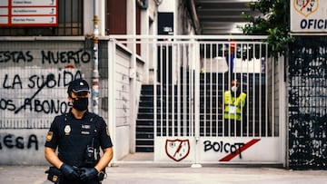 MADRID, SPAIN - JUNE 10: (BILD ZEITUNG OUT) Police are seen on the streets prior to the La Liga SmartBank match between Rayo Vallecano and Albacete at Campo de Futbol de Vallecas on June 10, 2020 in Madrid, Spain. Due to the corona virus (COVID-19) pandemic, all games in the Primera Division and the Second Division will be played behind closed doors until the end of the season. (Photo by Baldesca/DeFodi Images via Getty Images)