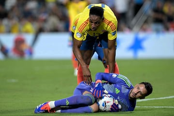 Colombia's goalkeeper #12 Camilo Vargas catches the ball during the Conmebol 2024 Copa America tournament semi-final football match between Uruguay and Colombia at Bank of America Stadium, in Charlotte, North Caroline on July 10, 2024. (Photo by JUAN MABROMATA / AFP)