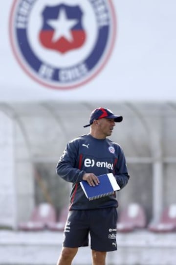 Jorge Sampaoli en la práctica del miércoles de la Selección en Juan Pinto Durán.