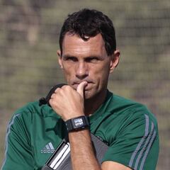 Poyet: "Se hizo muy difícil, hay mucha gente negativa"