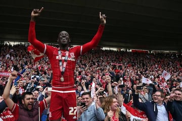 Albert Adomah celebrates