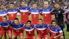 La selecci&oacute;n de Estados Unidos posa antes de un partido amistoso frente a M&eacute;xico en Glendale Arizona, el 2 de abril de 2014. 