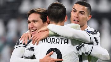 Chiesa, Cristiano y Morata celebran un gol del español.