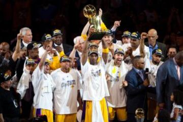 El segundo equipo más ganador de la NBA. Señalados por tener jugadores "arrogantes" en su roster, además de que los títulos obtenidos son otro de los factores para ganarse el odio de todos. 