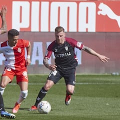 El Girona tira de épica y evita que el Albacete salga del descenso