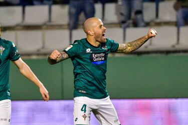 El equipo ferrolano es la gran sensación de la temporada y Jon García es uno de sus líderes en la defensa. Además, su aportación ofensiva fue clave para cerrar la victoria ante el Tenerife.