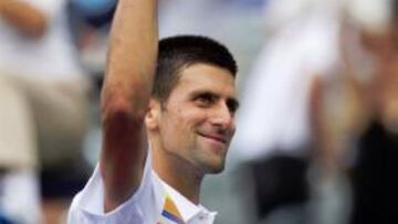Djokovic supera a Cilic y alcanza su victoria 50 del año