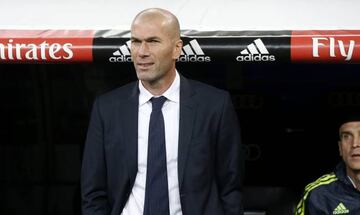 El entrenador del Real Madrid, el francés Zinedine Zidane, durante el partido frente al Deportivo.