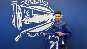 Presentaci&oacute;n Hern&aacute;n P&eacute;rez como nuevo jugador del Alav&eacute;s.