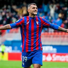 Stoichkov-Sadiq, mano a mano