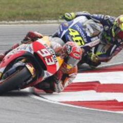 Rossi: "Me dejé engañar por Márquez, me ha traicionado"