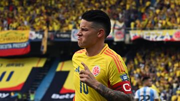 Comandados por James Rodríguez, Colombia buscna ganar para no ceder ante el liderato de Argentina en las Eliminatorias Mundialistas.