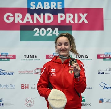 Lucía Martín-Portugués posa con su oro en el Grand Prix de Túnez. 
