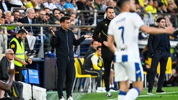 VILLARREAL (CASTELLÓN), 14/05/2025.- El entrenador del Leganés, Borja Jiménez, durante el partido de la jornada 36 de LaLiga EA Sports que Villarreal CF y CD Leganés disputan este miércoles en el estadio de la Cerámica. EFE/Andreu Esteban