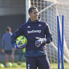 Joel Robles y Dani Martín,
a la espera de un destino