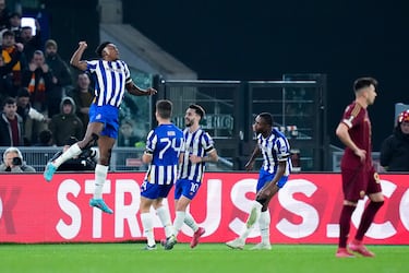 El Olímpico de Roma presenció uno de los mejores goles de la carrera del delantero español del Oporto. Samu abrió el marcador del encuentro gracias a una increíble chilena. A pesar de ello el conjunto portugués perdió ante la Roma.