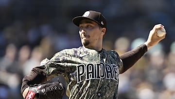 SAN DIEGO, CA - OCTOBER 2: Blake Snell #4 of the San Diego Padres pitches during the first inning of a baseball game against the Chicago White Sox October 2, 2022 at Petco Park in San Diego, California. Denis Poroy/Getty Images/AFP