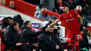 Andrew Robertson, lateral izquierdo del Liverpool, elogió el debut como titular de Luis Díaz.. Señaló que desde los entrenamientos estaba volando