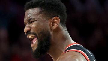¿Navidad adelantada para los Lakers? Deandre Ayton a la agencia libre