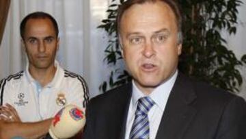 El director deportivo del Real Madrid Miguel Pardeza atendió a los medios de comunicación en el hotel de concentración del Real Madrid en Lyon.