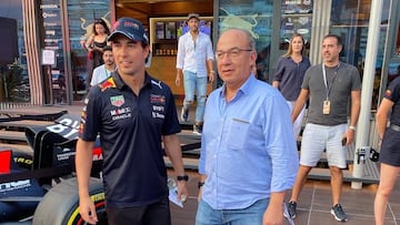 Felipe Calderon y Checo Pérez celebran con chapuzón victoria del GP Mónaco