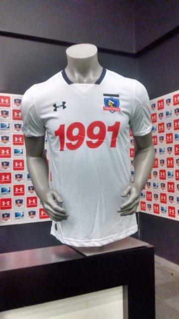 Colo Colo lanza camiseta conmemorativa