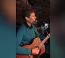 Julio Llorente cantando 'Yesterday' en la cuna de los Beatles: top