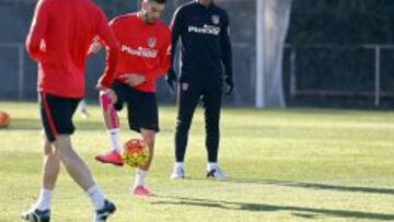 "¡Sin pelotazos, triángulos, paredes y tocando muy juntos!"