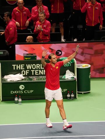 Rafa Nadal se despido de la afici¨®n de M¨¢laga.