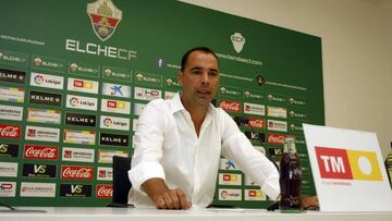 Jorge Cordero en una rueda de prensa en el Martínez Valero.